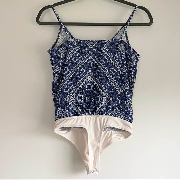LOVERS + FRIENDS | Printed Bodysuit - Picture 7 of 15